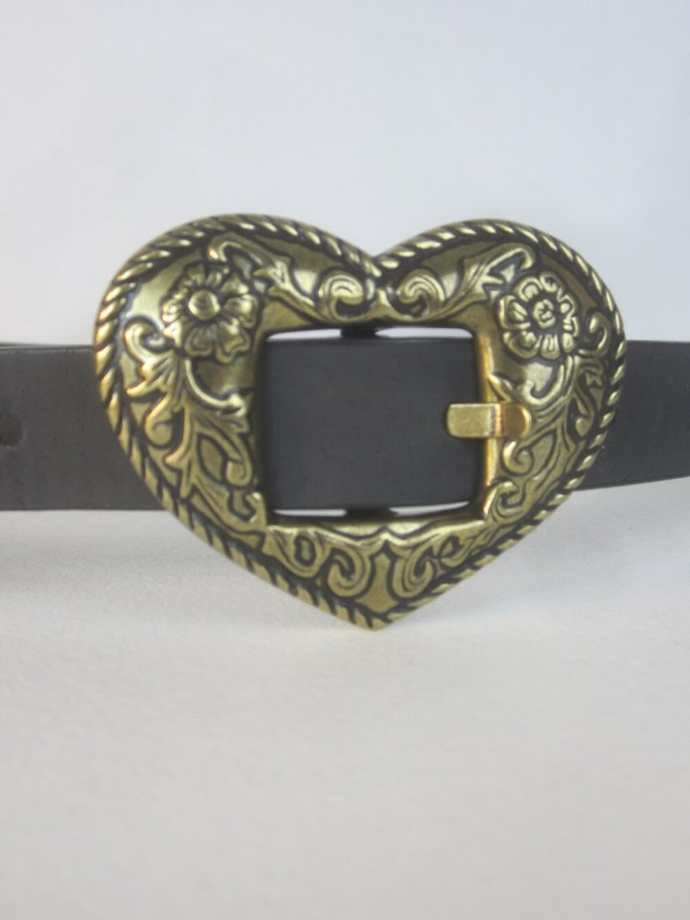 New Unbranded Women Small Black Slim Belt Brass Heart Buckle Waist 26" - 30"